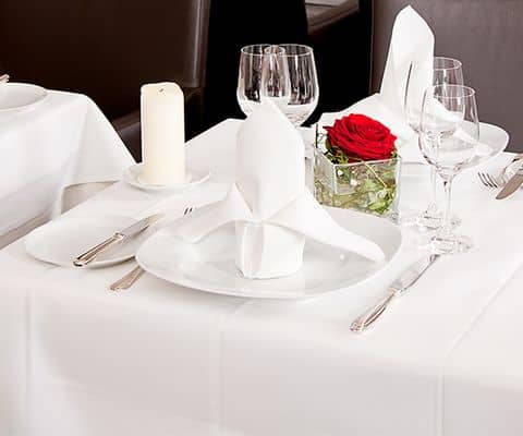 Toalhas de mesa e guardanapos